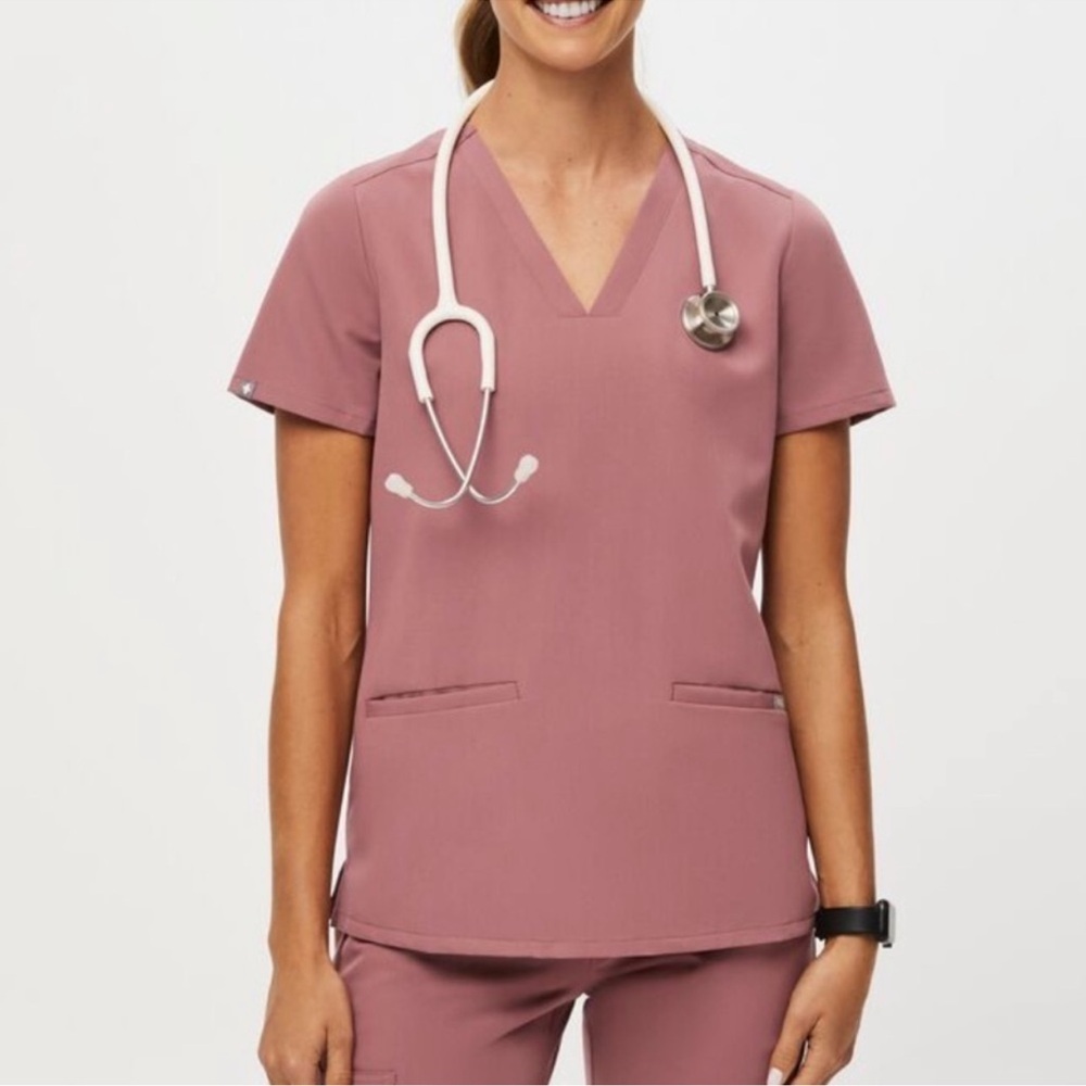 FIGS Casma 3 Pockets Scrub Top V Neck Mauve Pink Short Sleeves Size L Women’s